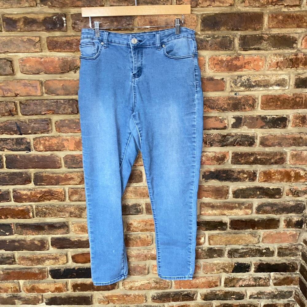 Amanda Paige Faded Medium Wash Blue Denim Skinny Fit Jeans Women's Size 8